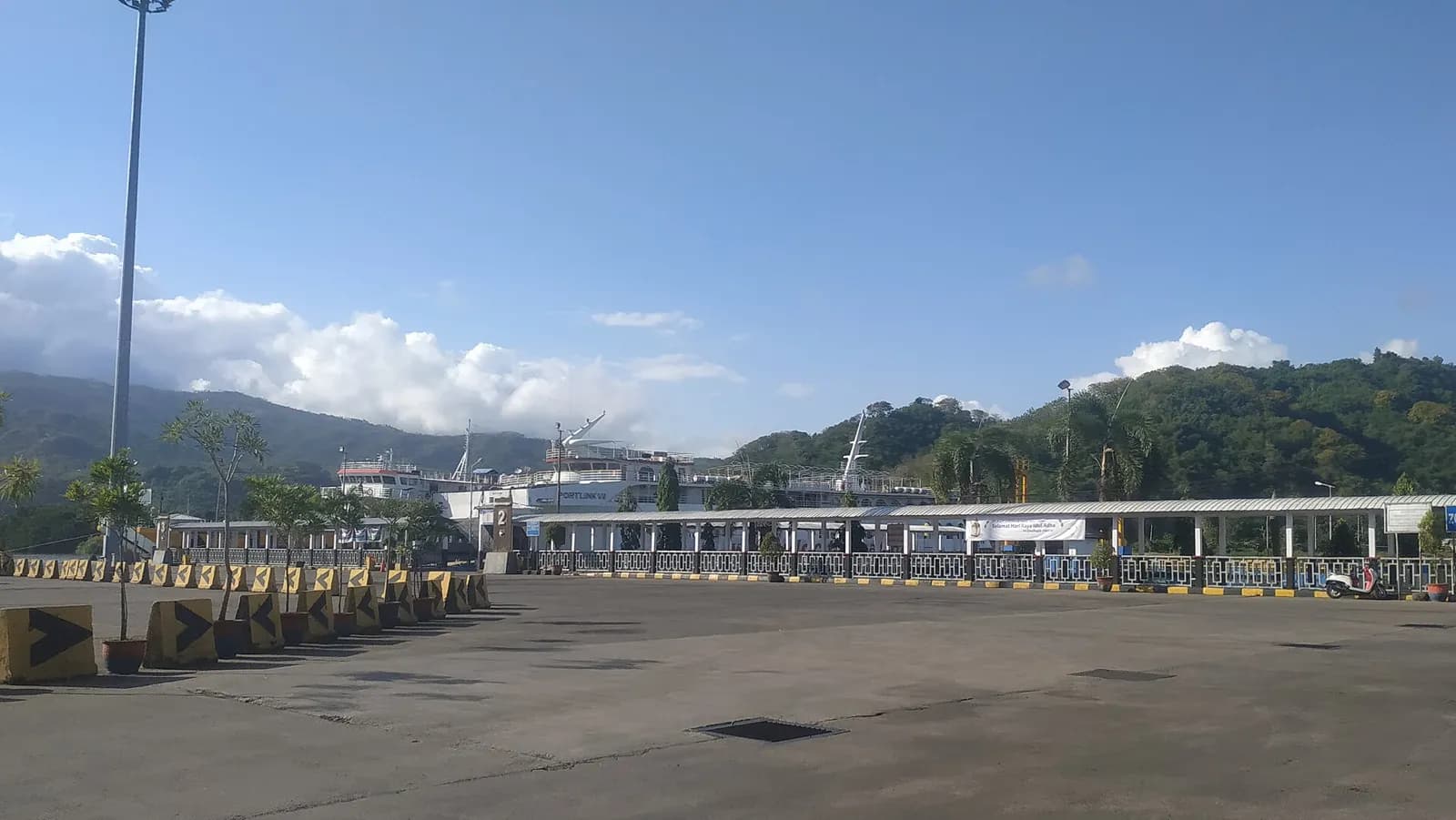 Terminal du port de Lembar, où arrivent les ferries de Bali, au sud-ouest de Lombok